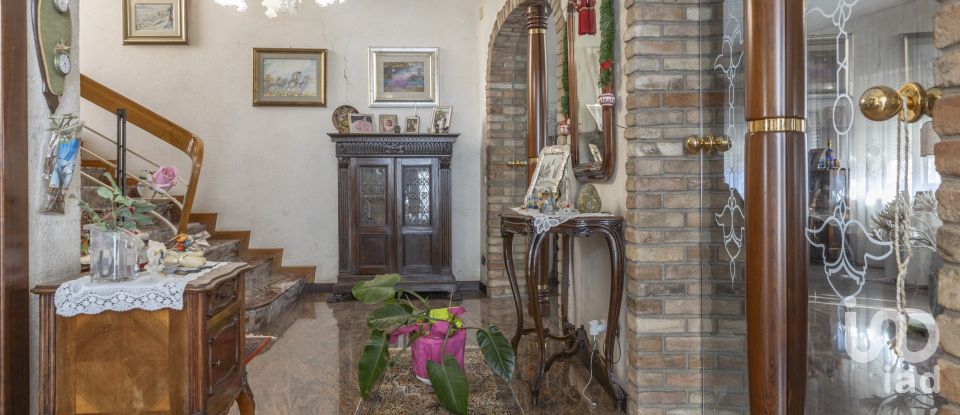 Farm 13 rooms of 334 m² in Recanati (62019)