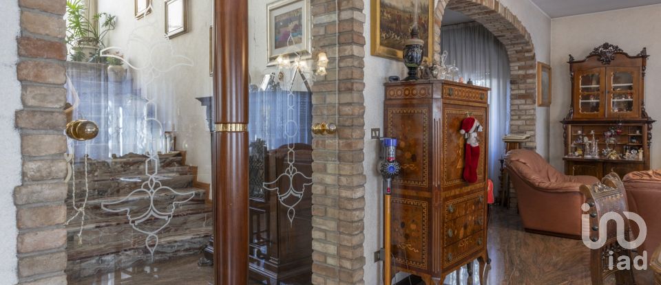 Casale 13 locali di 334 m² in Recanati (62019)