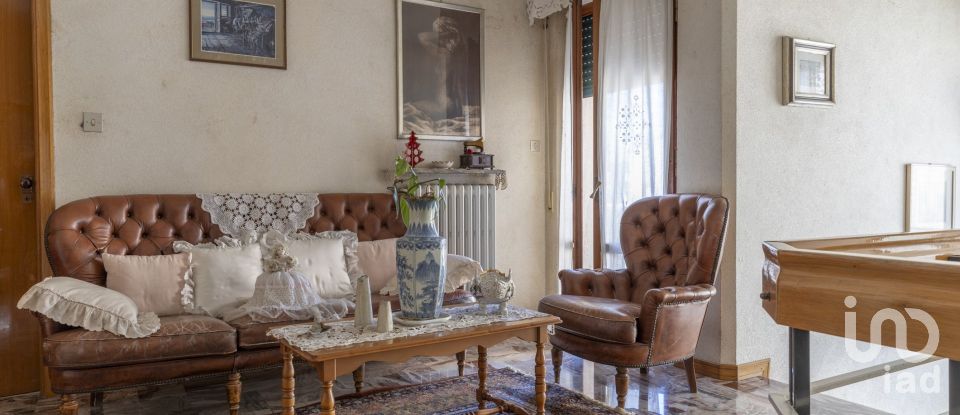 Casale 13 locali di 334 m² in Recanati (62019)