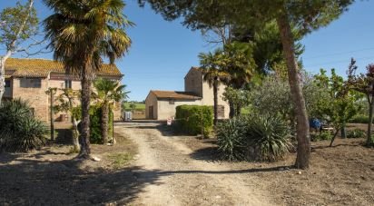 Rustico 0 locali di 420 m² in Osimo (60027)