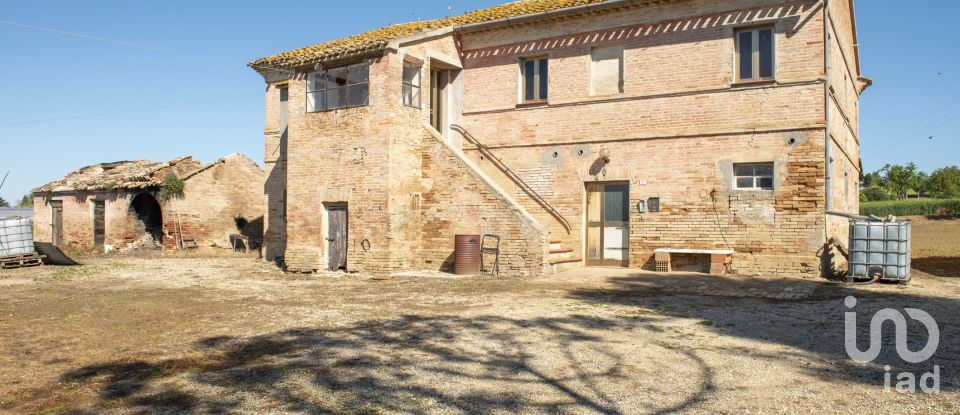 Rustico 0 locali di 420 m² in Osimo (60027)