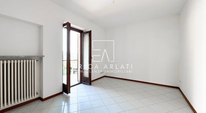 Three-room apartment of 75 m² in Clivio (21050)