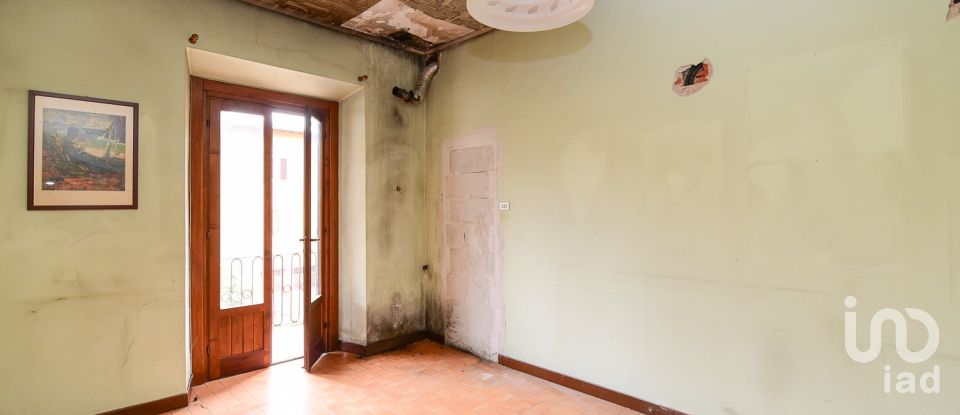 Attico / Mansarda / Loft 2 locali di 100 m² a Ponte Lambro (22037)