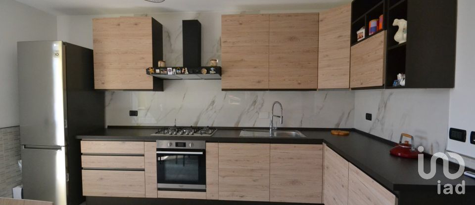 Appartamento 5 locali di 103 m² a Genova (16157)