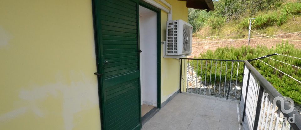 Appartamento 5 locali di 103 m² a Genova (16157)