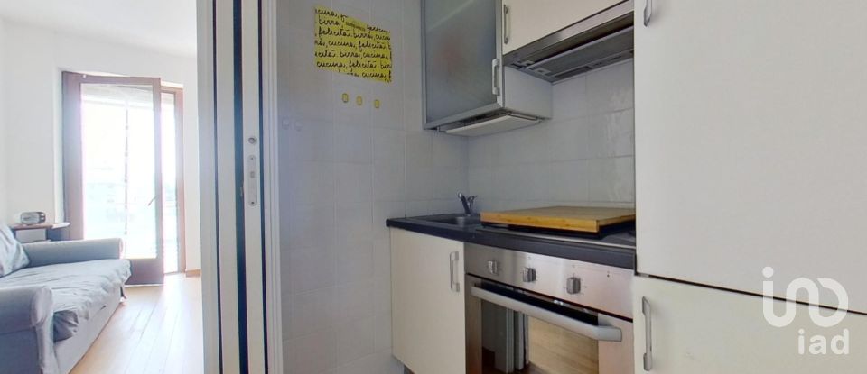 Two-room apartment of 55 m² in Genova (16155)