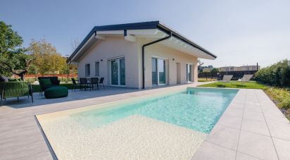 Villa 4 locali di 120 m² in Manerba del Garda (25080)