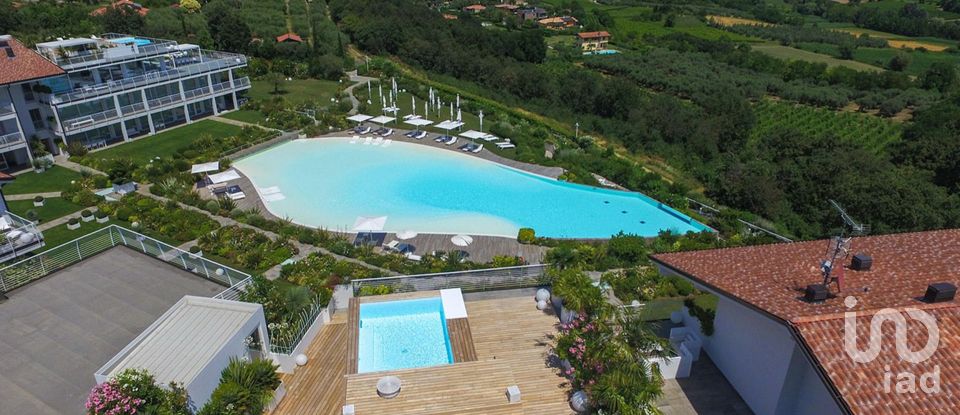 Abitazione 7 locali di 200 m² in Padenghe sul Garda (25080)