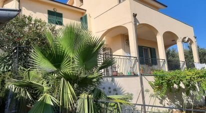 Casa indipendente 6 locali di 250 m² in Arnasco (17032)