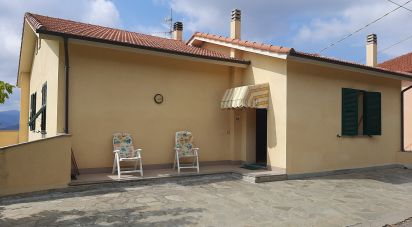 Casa indipendente 6 locali di 250 m² in Arnasco (17032)