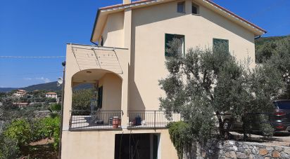 Casa indipendente 6 locali di 250 m² in Arnasco (17032)