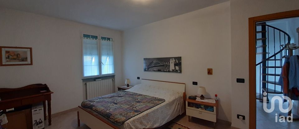 Casa indipendente 6 locali di 250 m² in Arnasco (17032)