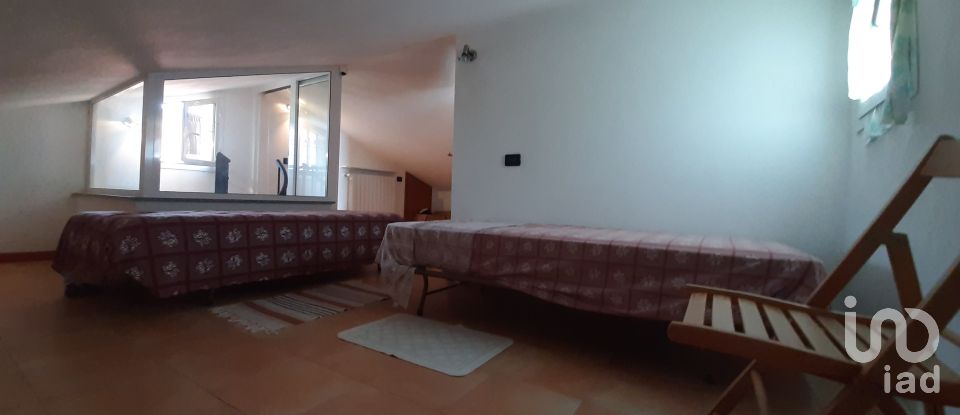 Casa indipendente 6 locali di 250 m² in Arnasco (17032)