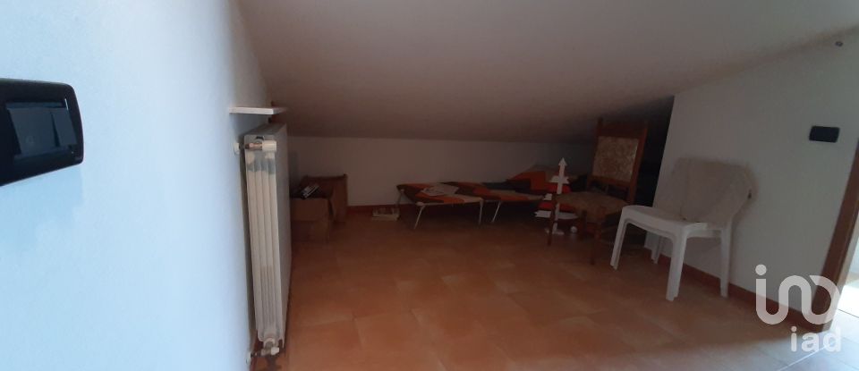 Casa indipendente 6 locali di 250 m² in Arnasco (17032)