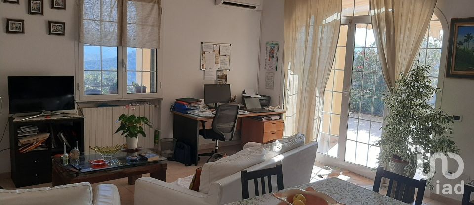 Casa indipendente 6 locali di 250 m² in Arnasco (17032)