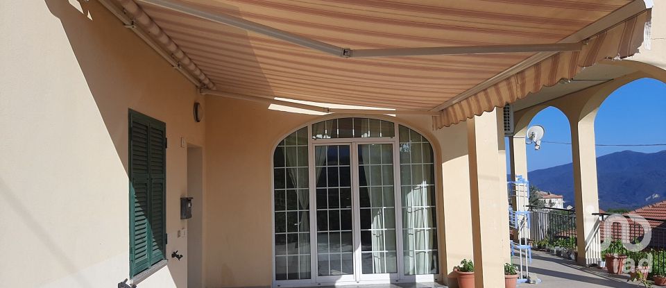 Casa indipendente 6 locali di 250 m² in Arnasco (17032)