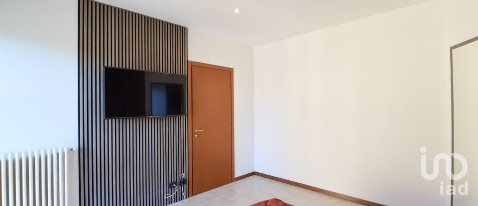 Three-room apartment of 75 m² in Cantù (22063)