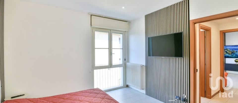 Three-room apartment of 75 m² in Cantù (22063)