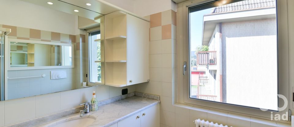 Three-room apartment of 75 m² in Cantù (22063)