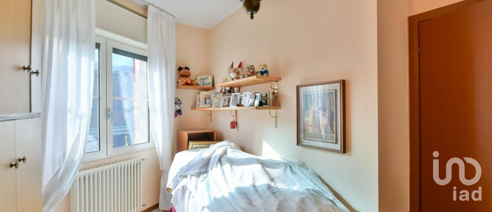 Three-room apartment of 75 m² in Cantù (22063)