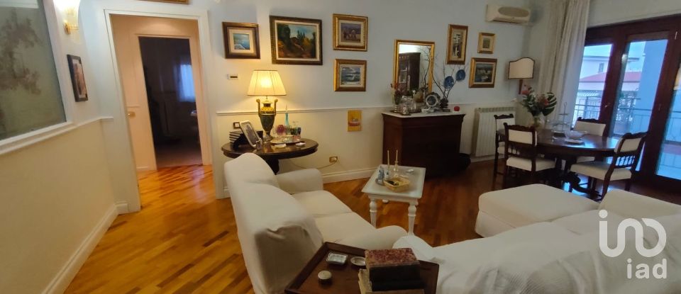 Four-room apartment of 150 m² in Crotone (88900)