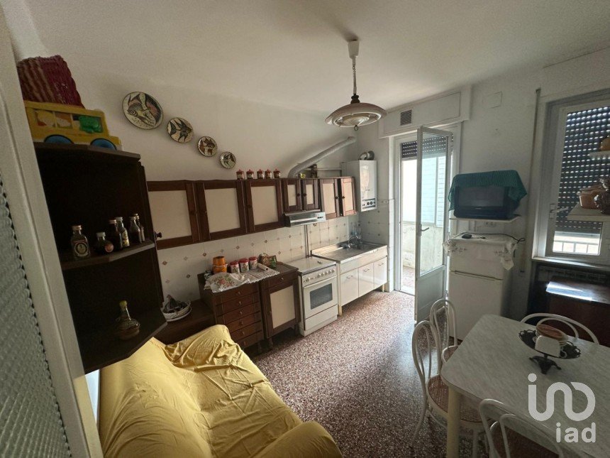 Three-room apartment of 50 m² in Genova (16151)