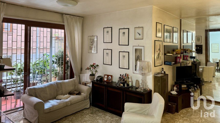 Apartment 9 rooms of 100 m² in Roma (00197)