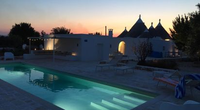 Trullo 10 locali di 220 m² in Ostuni (72017)