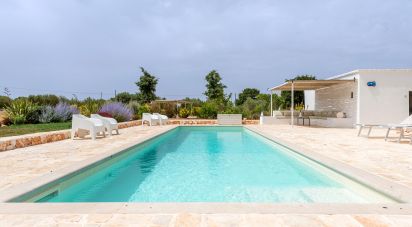 Trullo 10 locali di 220 m² in Ostuni (72017)