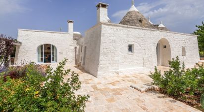 Trullo 10 locali di 220 m² in Ostuni (72017)