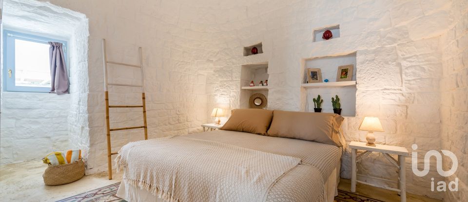 Trullo 10 locali di 220 m² in Ostuni (72017)