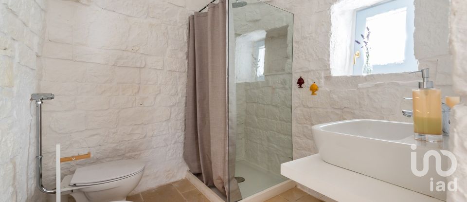 Trullo 10 locali di 220 m² in Ostuni (72017)