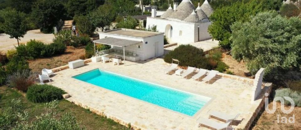 Trullo 10 locali di 220 m² in Ostuni (72017)