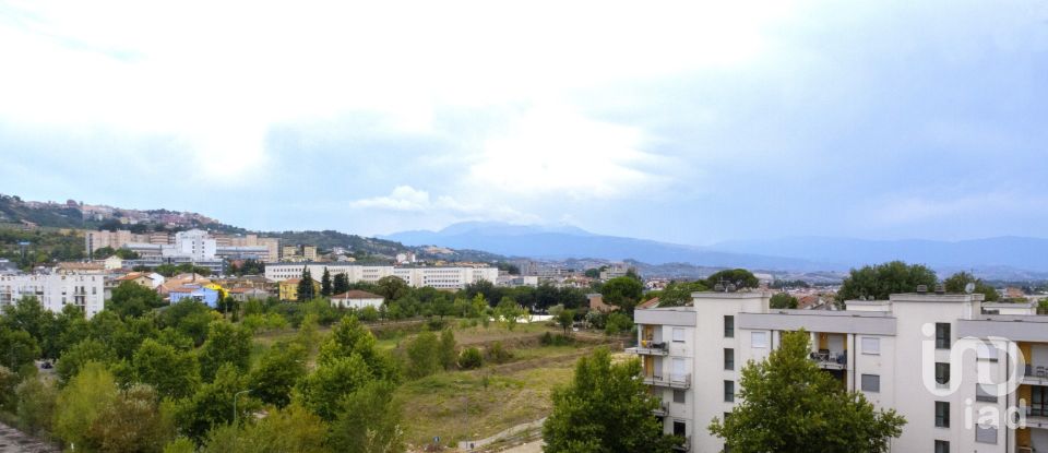 Apartment 6 rooms of 76 m² in Chieti (66100)