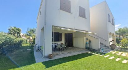 Villa Bifamiliare 4 locali di 54 m² a Campofelice di Roccella (90010)