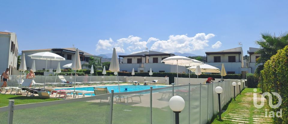 Villa Bifamiliare 4 locali di 54 m² a Campofelice di Roccella (90010)