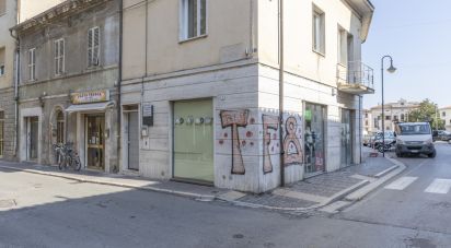 Shop / premises commercial of 85 m² in Chiaravalle (60033)