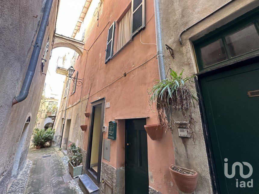 Town house 4 rooms of 120 m² in Toirano (17055)