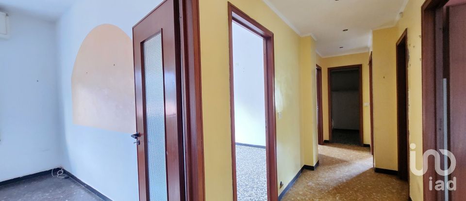 Appartamento 5 locali di 100 m² a Vado Ligure (17047)