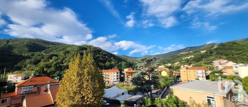 Apartment 5 rooms of 100 m² in Vado Ligure (17047)