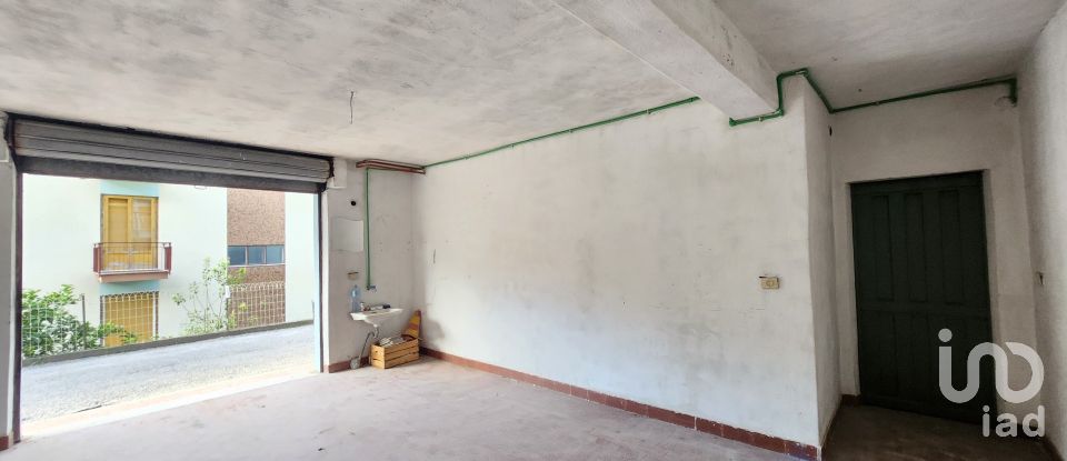 Appartamento 5 locali di 100 m² a Vado Ligure (17047)