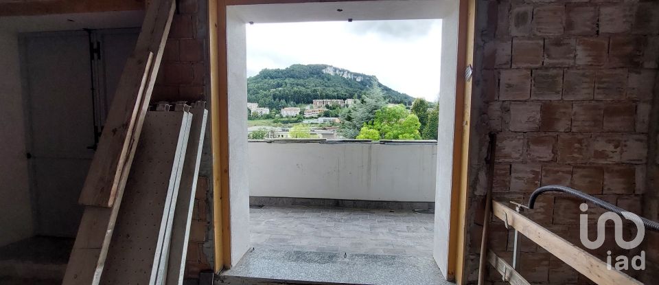 Villa 11 locali di 220 m² in Castelnovo ne' Monti (42035)