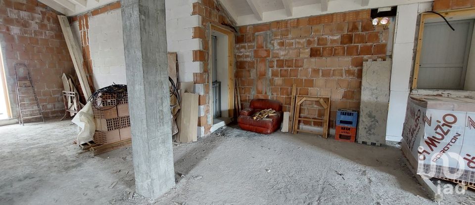 Villa 11 locali di 220 m² in Castelnovo ne' Monti (42035)