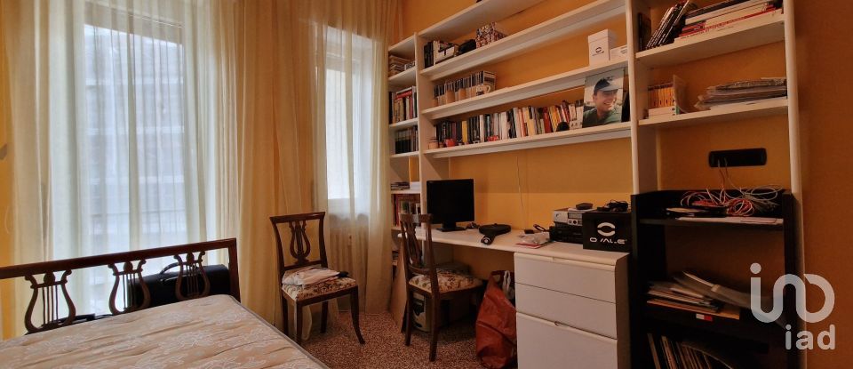 Palazzo / Stabile 6 locali di 94 m² a Genova (16142)