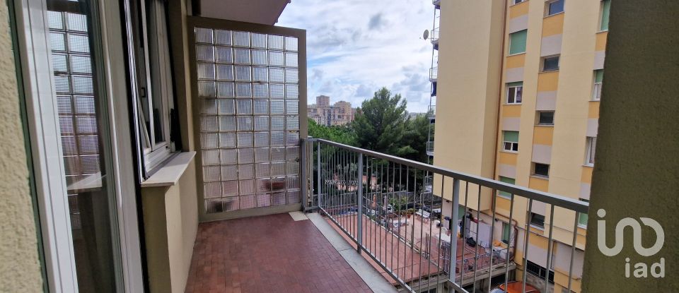 Building 6 rooms of 94 m² in Genova (16142)