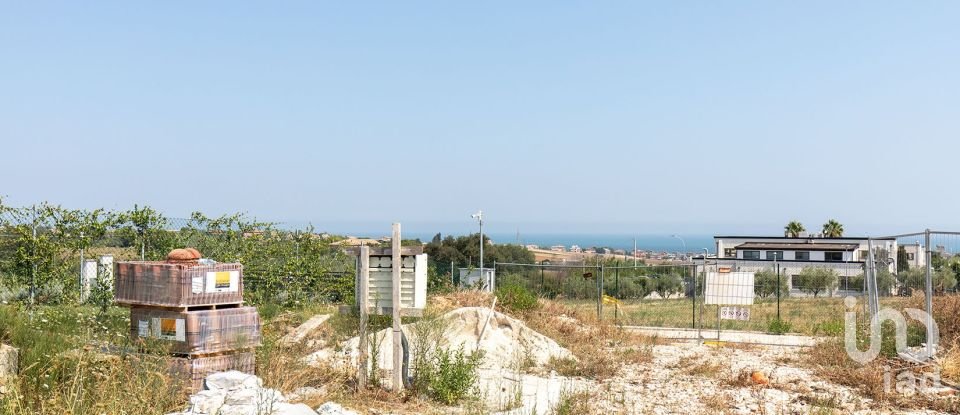 Town house 4 rooms of 300 m² in Porto Sant'Elpidio (63821)