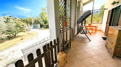 Farm 0 rooms of 240 m² in Sulmona (67039)