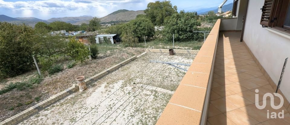 Farm 0 rooms of 240 m² in Sulmona (67039)