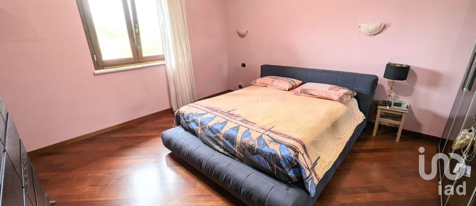 Villa 0 locali di 240 m² in Sulmona (67039)