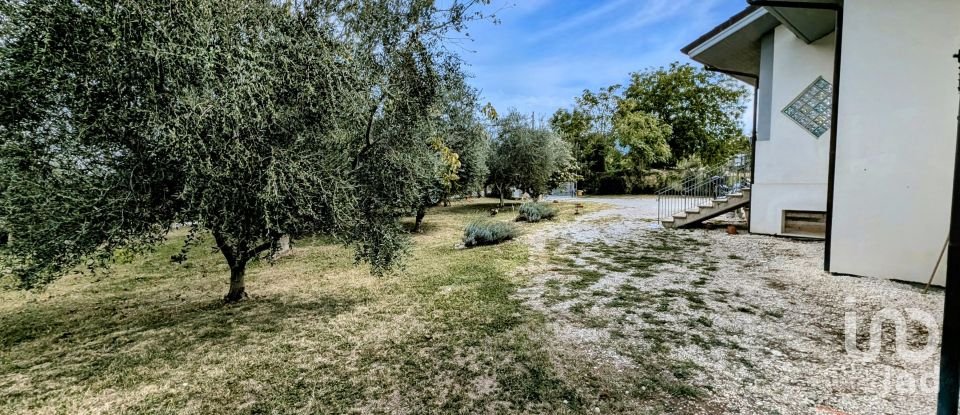 Farm 0 rooms of 240 m² in Sulmona (67039)